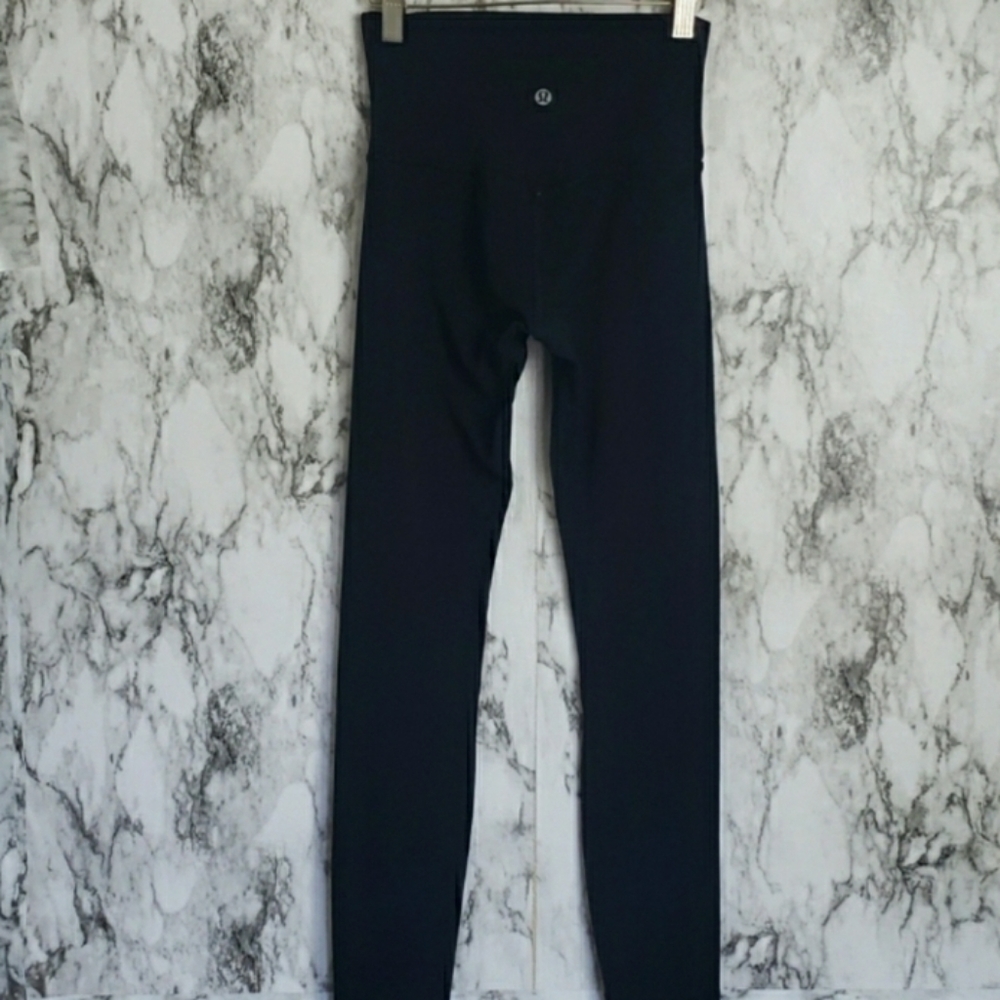 Black lululemon leggings